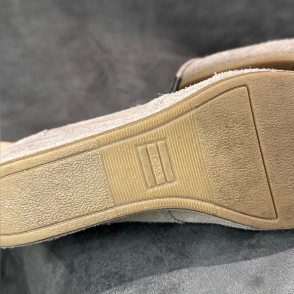 Toms desert wedge